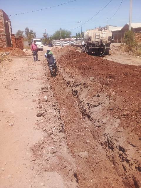 SE CONSTRUYE RED DE DRENAJE EN LA COLONIA EJIDAL Municipio De Ures